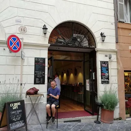 Navona Private