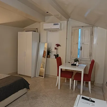 Navona Private 3*