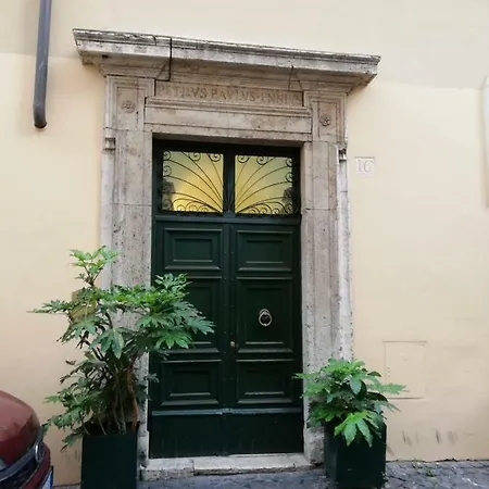 Navona Private 3*